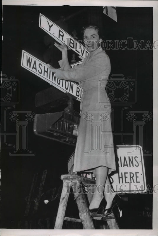 1955 Press Photo Barbara Spilling, candidate for Miss Young Republican title - Historic Images