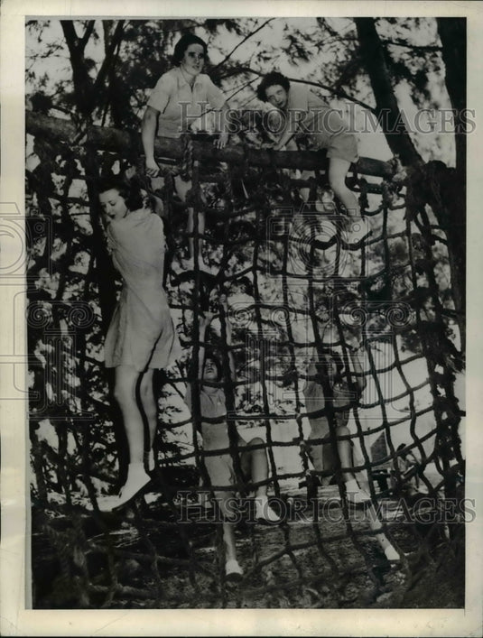 1943 Press Photo Commando obstacle course at the Spar Palm Beach Training Center - Historic Images