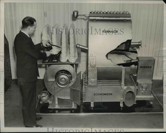 1938 Press Photo George Mooan's Gar Wood Heating Oil Burner - Historic Images