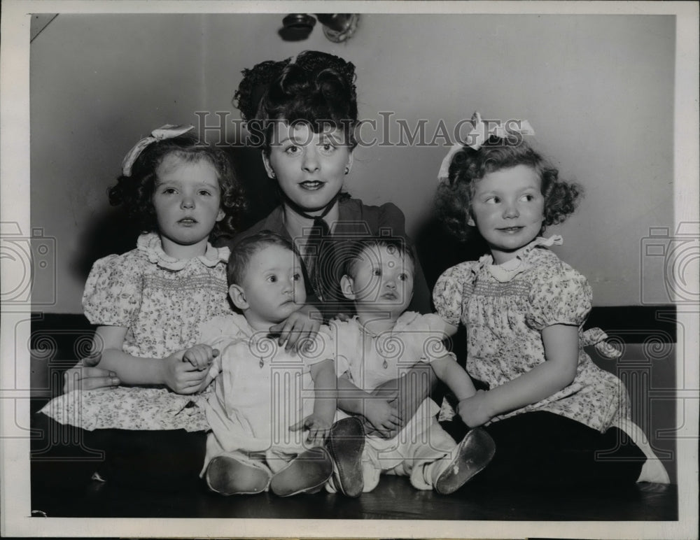 1944 Press Photo An Irish family in Chicago, Mr. and Mrs. Thomas John Wiley, - Historic Images