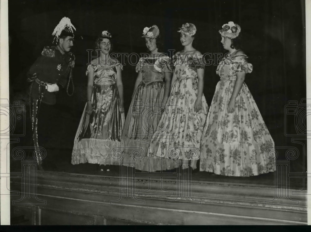 1941 Press Photo Pirates of Penyance - Historic Images