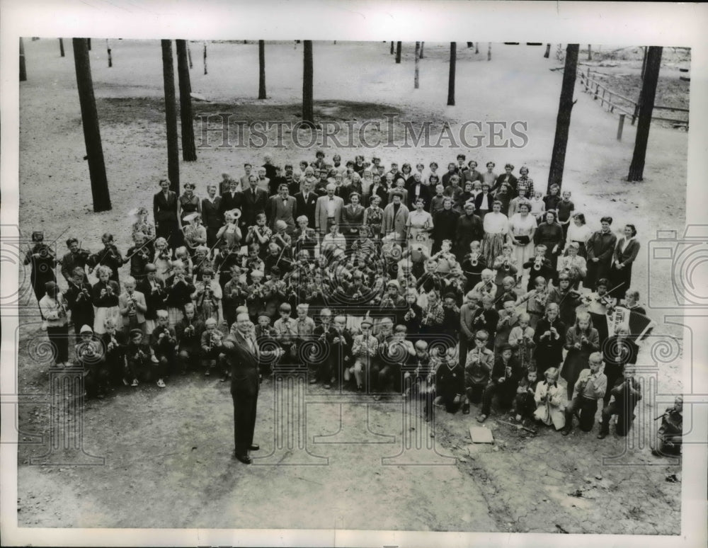 1955 Press Photo Bagar Mossens Primary School Singers, Musicians, Erst Styrenius - Historic Images