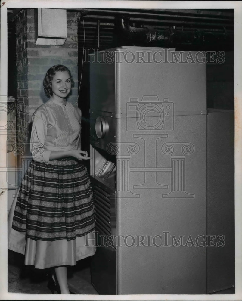 1956 Press Photo The Janitrol Furnace - Historic Images