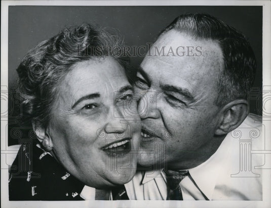 1958 Press Photo Mrs. James F. McAuley, bride of 2 months - Historic Images