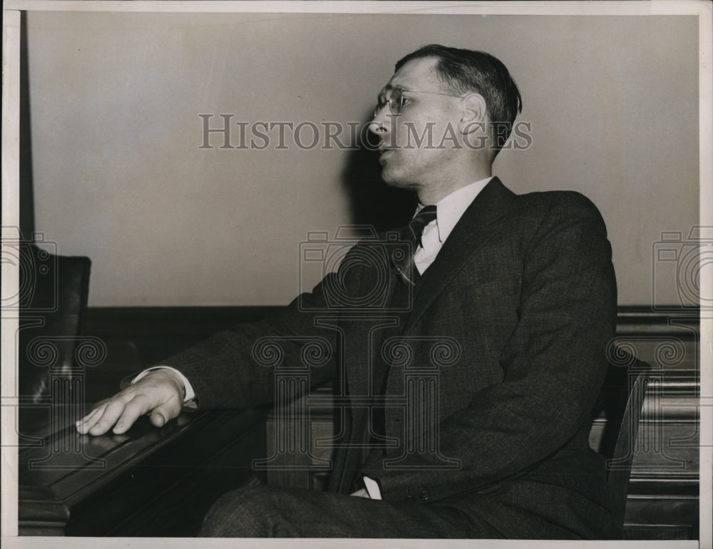 1939 Press Photo Staten Island Gas Company President Winthrop Mance Testifying - Historic Images