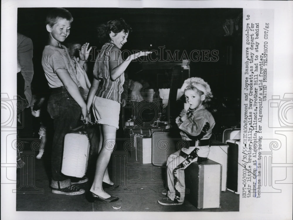 1955 Press Photo Raymond and Joyce Basch on a summer camp in Algenquin - Historic Images