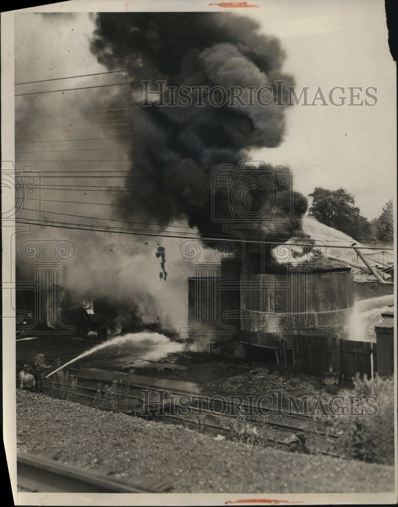 1929 Press Photo of a plant fire in in Camden New Jersey at the George B. - Historic Images