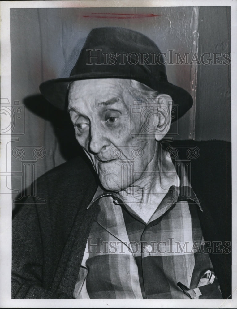 1979 Press Photo Elderly Clarence Bruce Urquhart - Historic Images