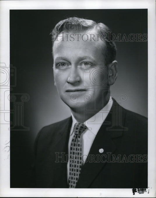 1961 Press Photo Harold N. Ullestad, Treasurer Sun Finance & Loan Company - Historic Images