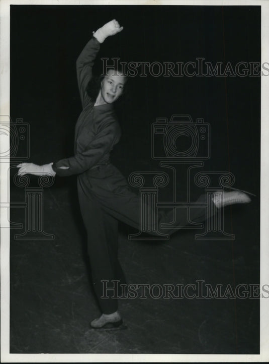 1940 Press Photo Ice Skater Suzanne Uksila, 13, 2600 Norfolk Road - Historic Images