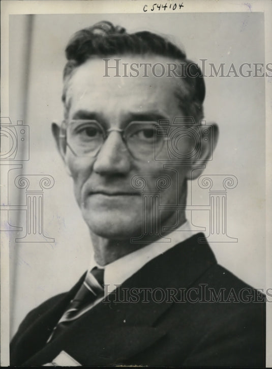 1948 Press Photo George Moudy after being elected as Royal Chief - Historic Images