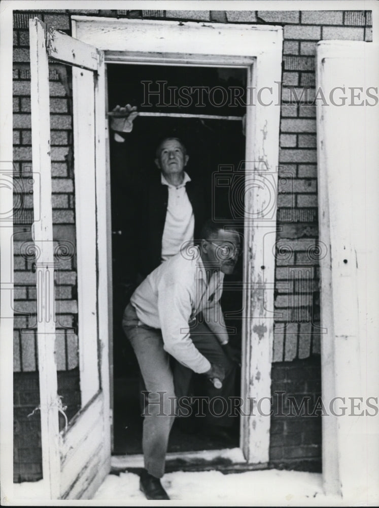 Press Photo The home winterization for low income home owners - Historic Images