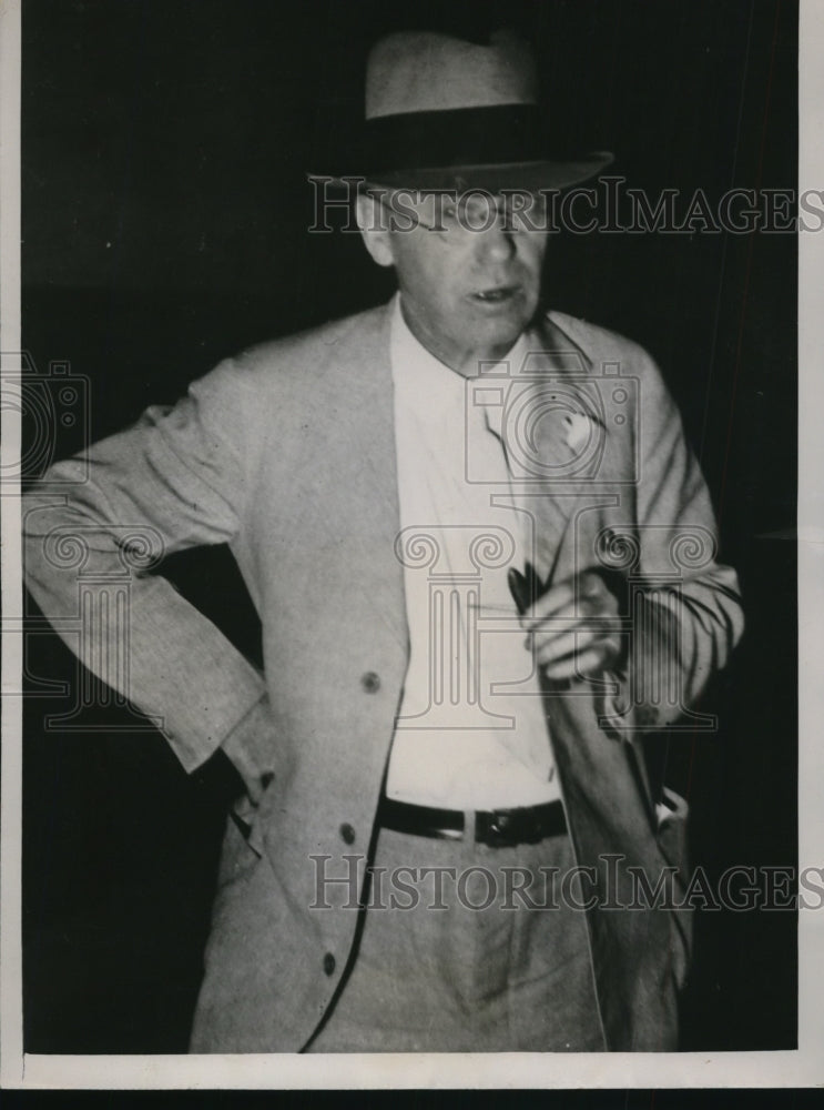 1935 Press Photo Judge W. C. Hughes seen entering court of Mexico, Missouri - Historic Images