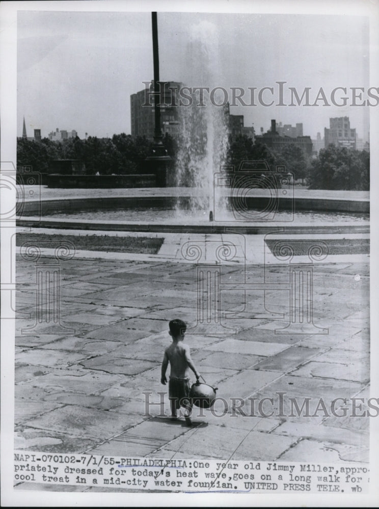 1955 Press Photo One year old Jimmy Miller going to the city fountain - Historic Images