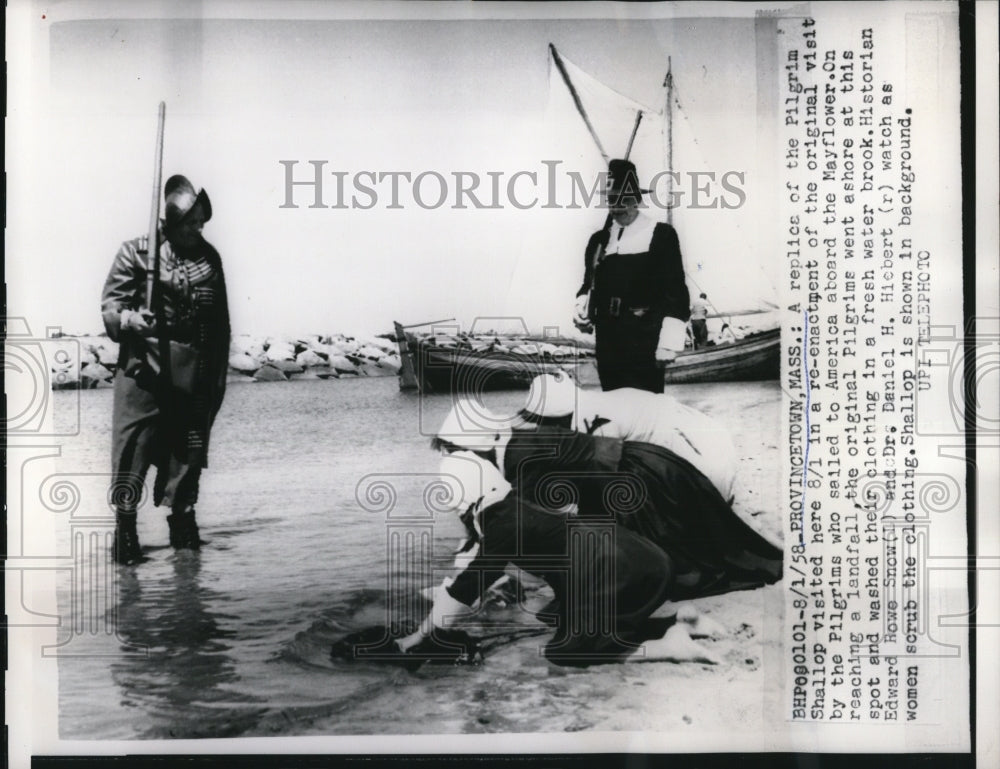 1958 Press Photo Provincetown Mass Pilgrim Shallop replica enactment - Historic Images