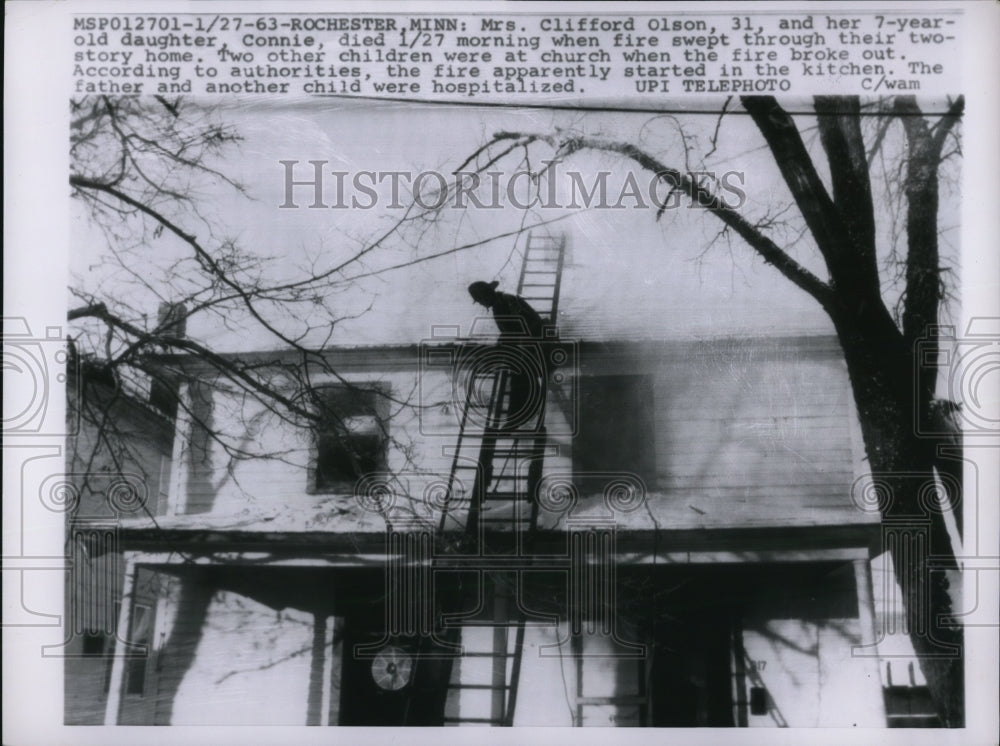 1963 Press Photo Rochester Minn Mrs Clifford Olson home fire killed her &amp; child - Historic Images