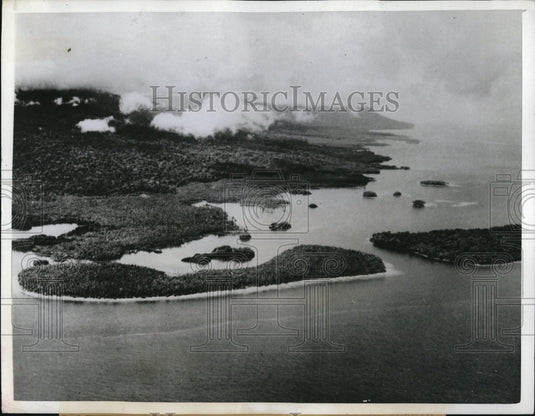 1943 Press Photo Rendova island in Central Solomons as Allies bomb it - Historic Images