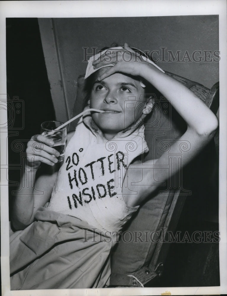 1959 Press Photo Los Angeles the fore cast is for hot weather and 12 yr old - Historic Images