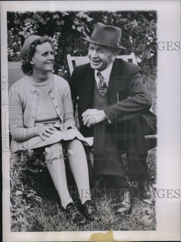 1943 Press Photo England Chris Marson Mary Mansefield Colorado Springs Britain - Historic Images