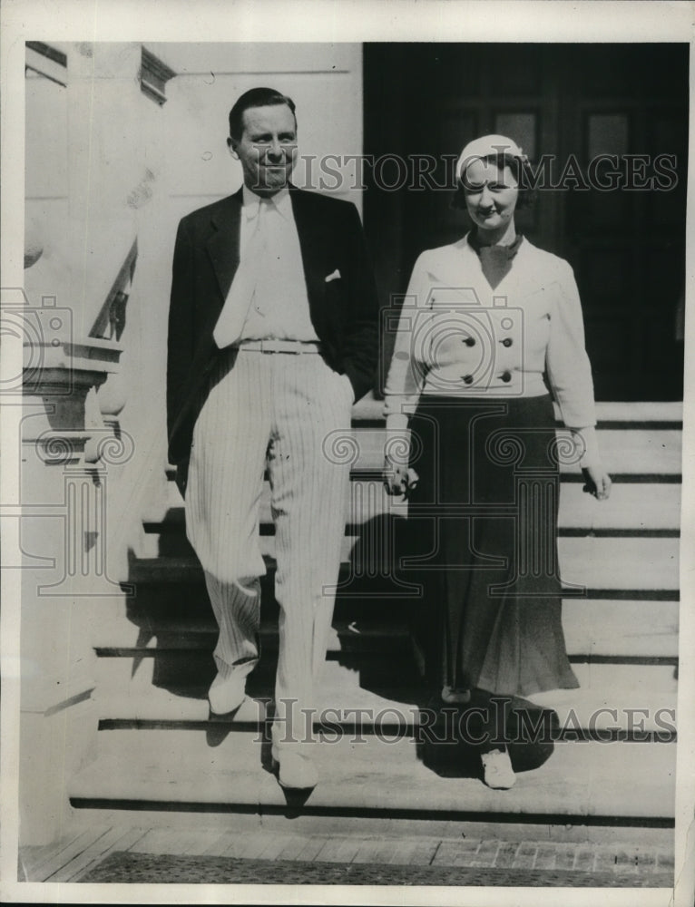 1933 Press Photo Mrs J F Patt in White Jersey Sailor Jacket and Skirt in Miami - Historic Images