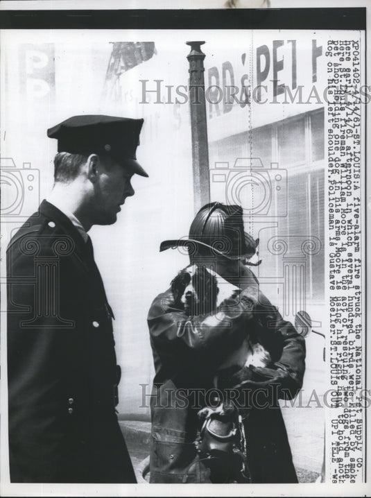 1961 Press Photo A five alarm blaze the National pet Supply Company - Historic Images