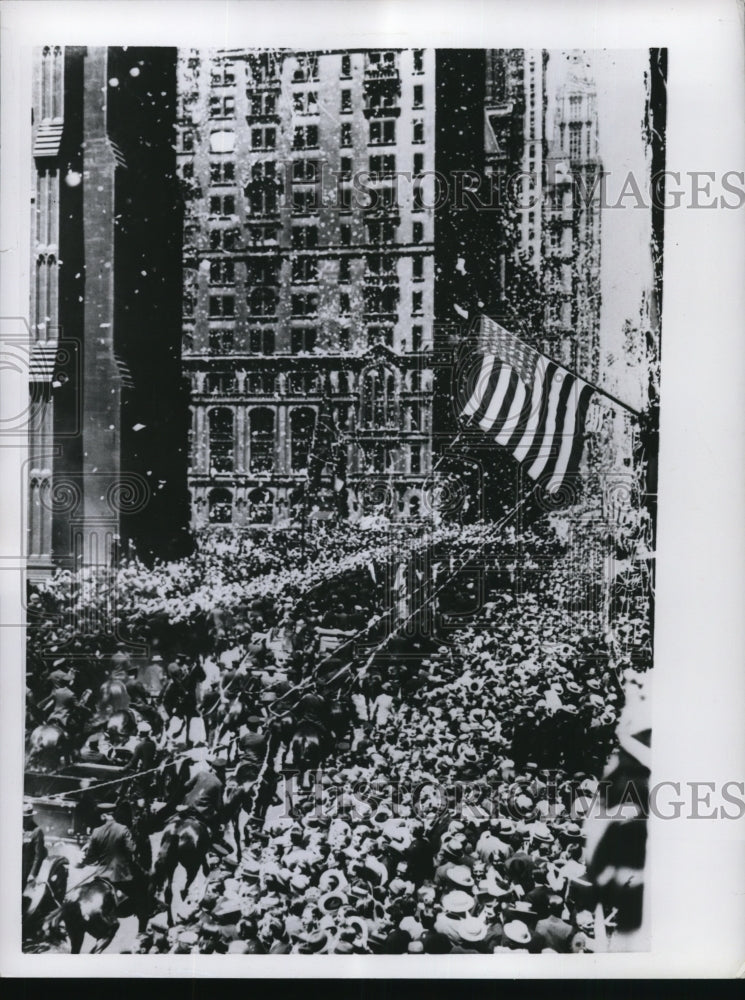 1957 Press Photo New York City parade, the return of Charles Lindbergh. - Historic Images