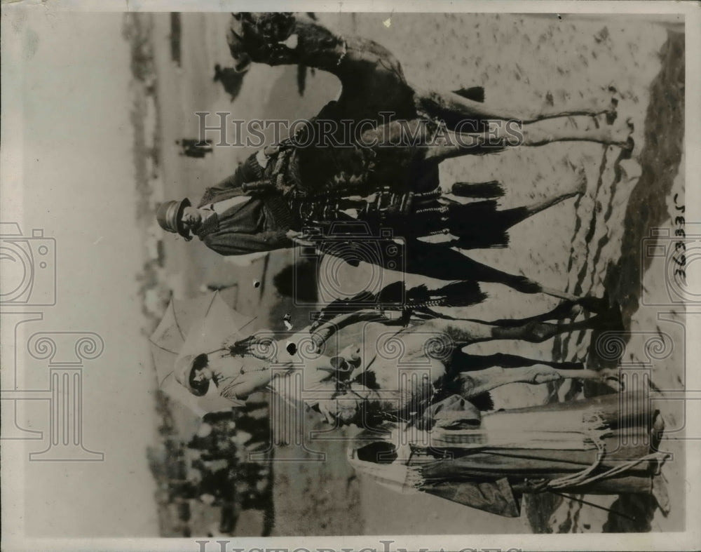 1937 Press Photo The slow but reliable camels - Historic Images