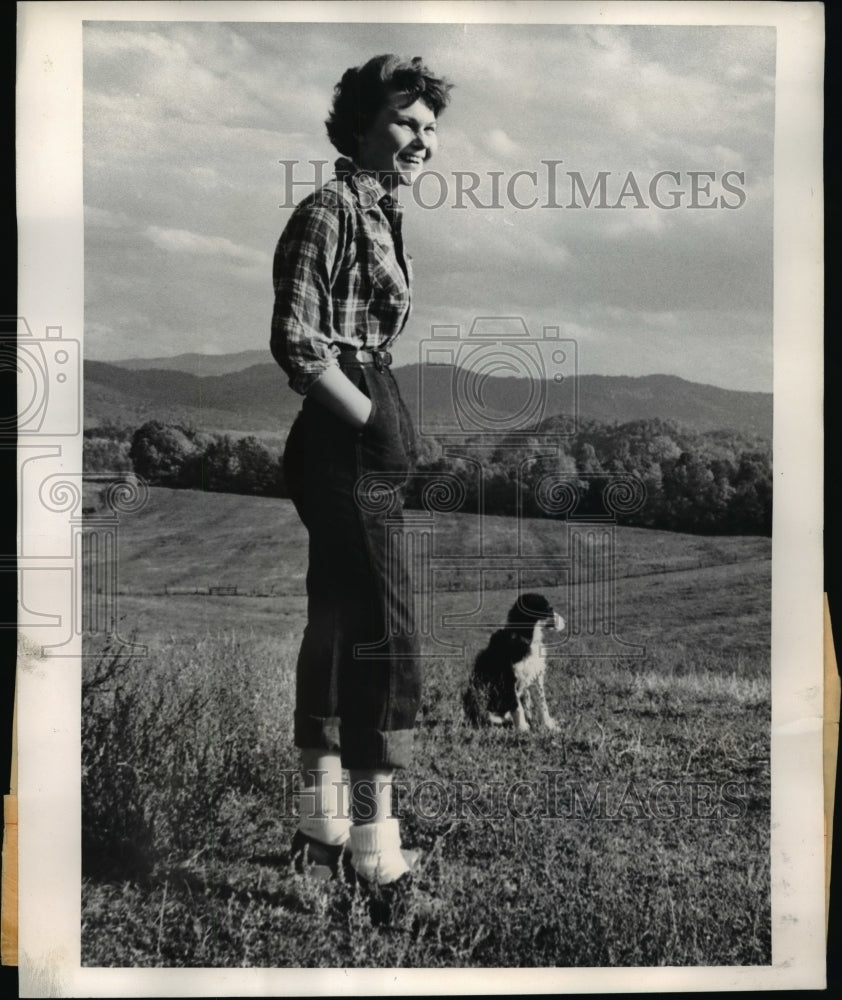 1953 Press Photo Betty and Young at McCall Farm - Historic Images