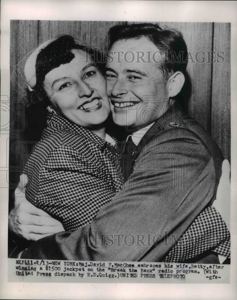 1954 Press Photo Maj. &amp; Mrs. David F. MacGhee Won the $1500 Jackpot - Historic Images