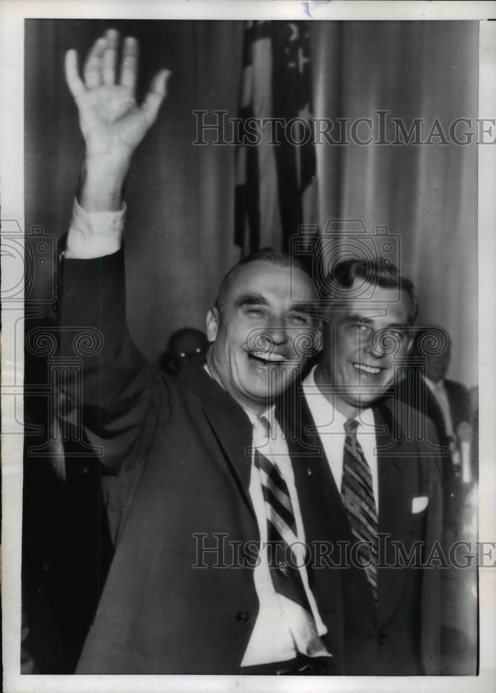 1954 Press Photo William J. Jernelick head of Elks with Gov. Robert B Meyner - Historic Images