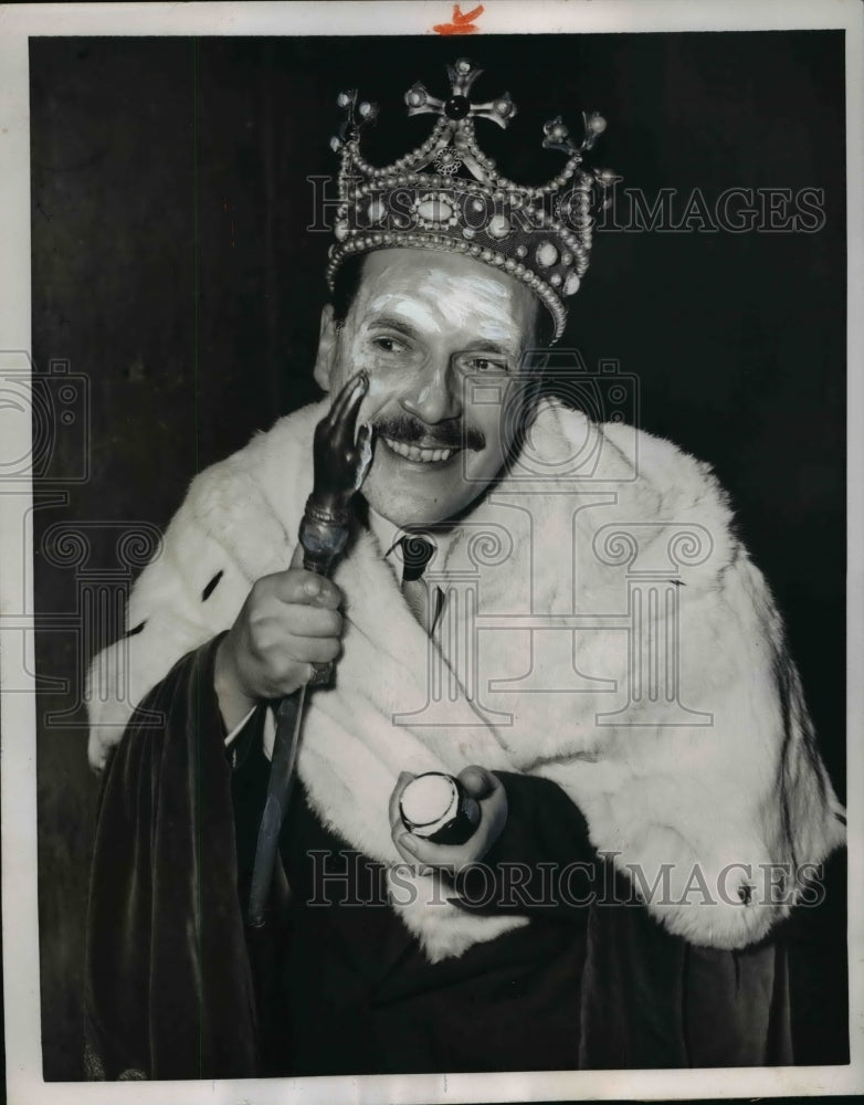 1955 Press Photo Andre Pierre 1955 King of the Boulevard Vendors - Historic Images
