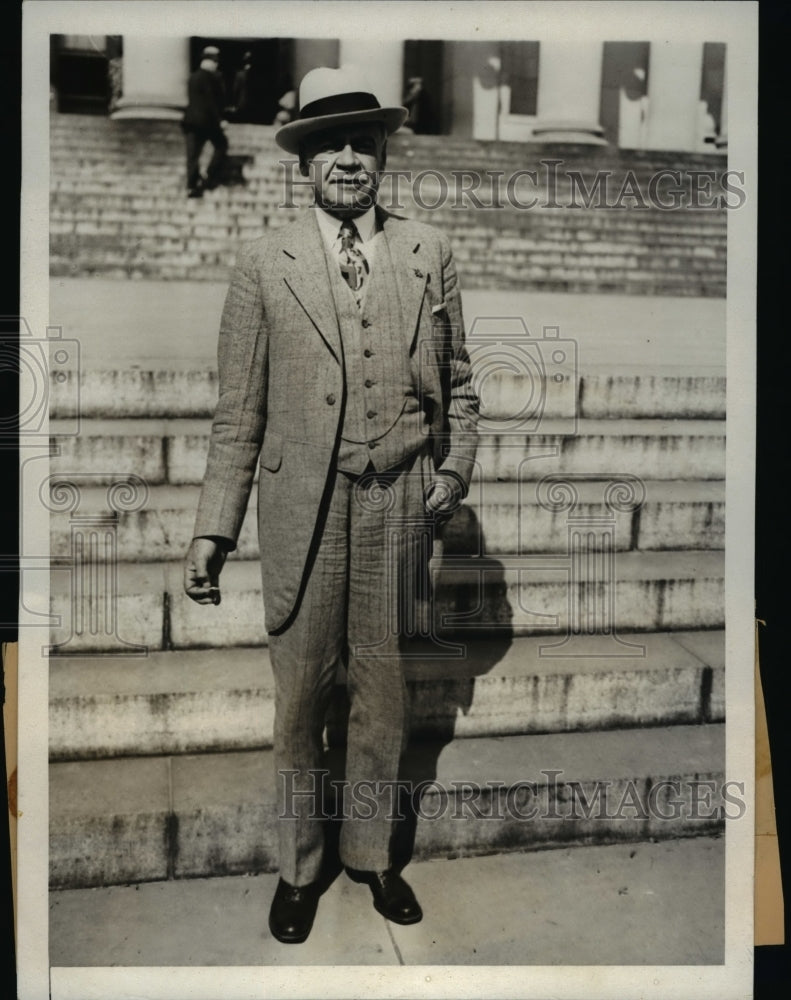 1931 Press Photo William Bage leaving the District Court in Washington, D.C. - Historic Images