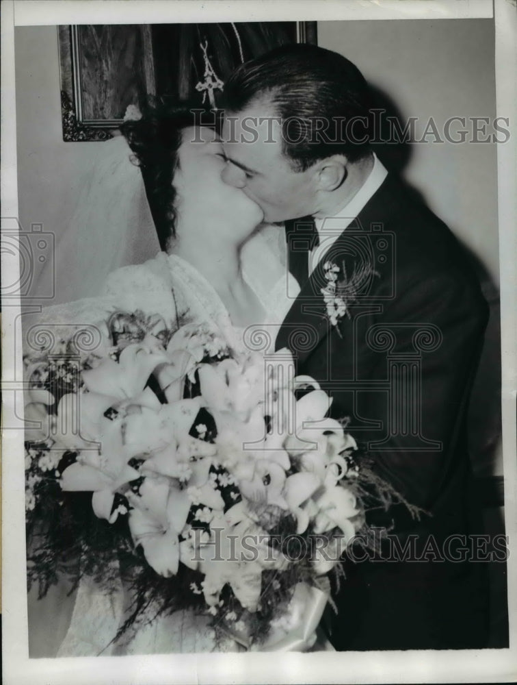 1946 Press Photo Marriage of Army Sargeant Stephen Picinich, Margaret Lawrance - Historic Images