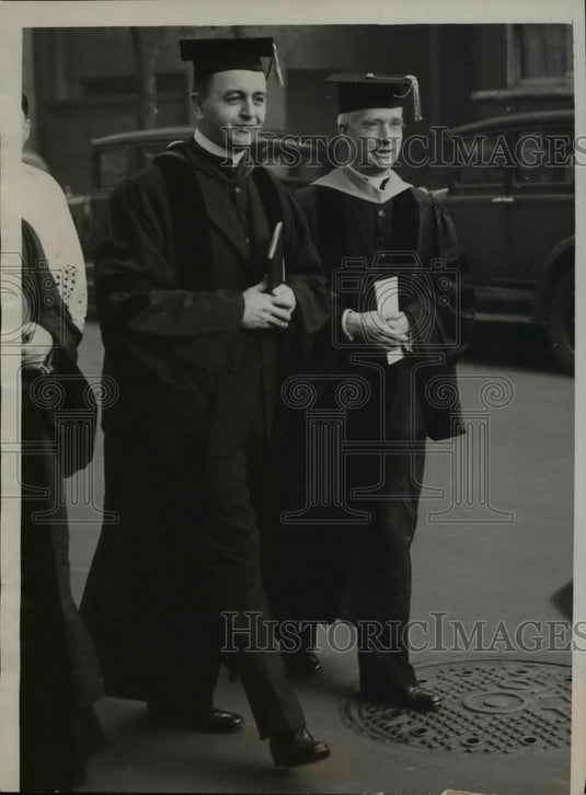 1935 Press Photo Michael O'Connell walking with Rev. Daniel McHugh - Historic Images