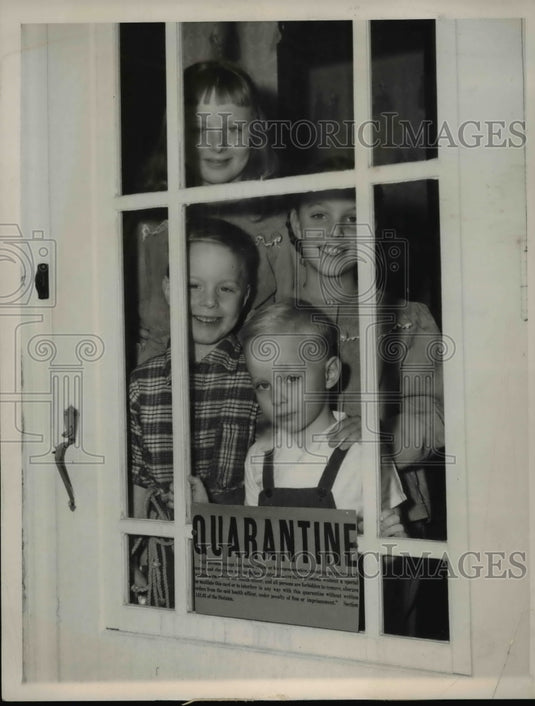 1948 Press Photo John Nelson Family Children Quarantined for Scarlet Fever - Historic Images