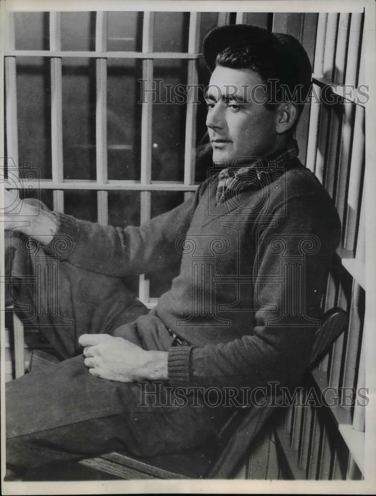 1947 Press Photo Chester Owens awaits in jail in Racine, Wisconsin - Historic Images