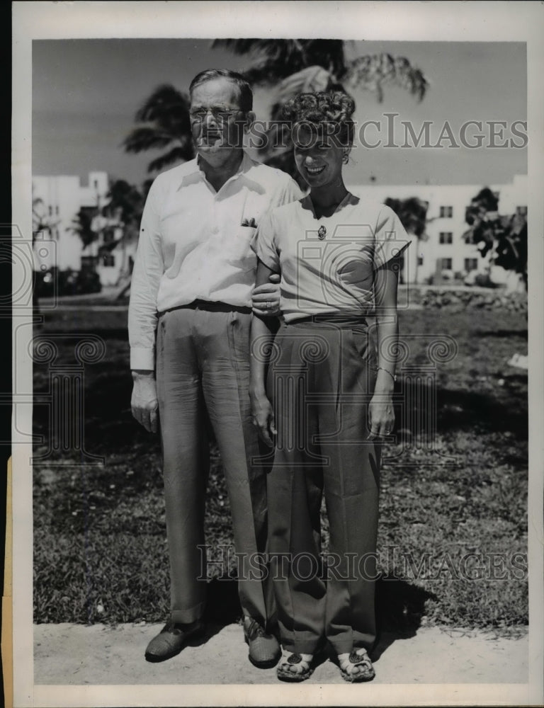 1946 Press Photo Mr. & Mrs. C.J. McGuire, only couple who can attend convention - Historic Images