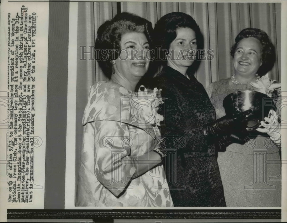 1965 Press Photo Miriam Ottenberg and Mary Gallagher at the Diplomatic Reception - Historic Images