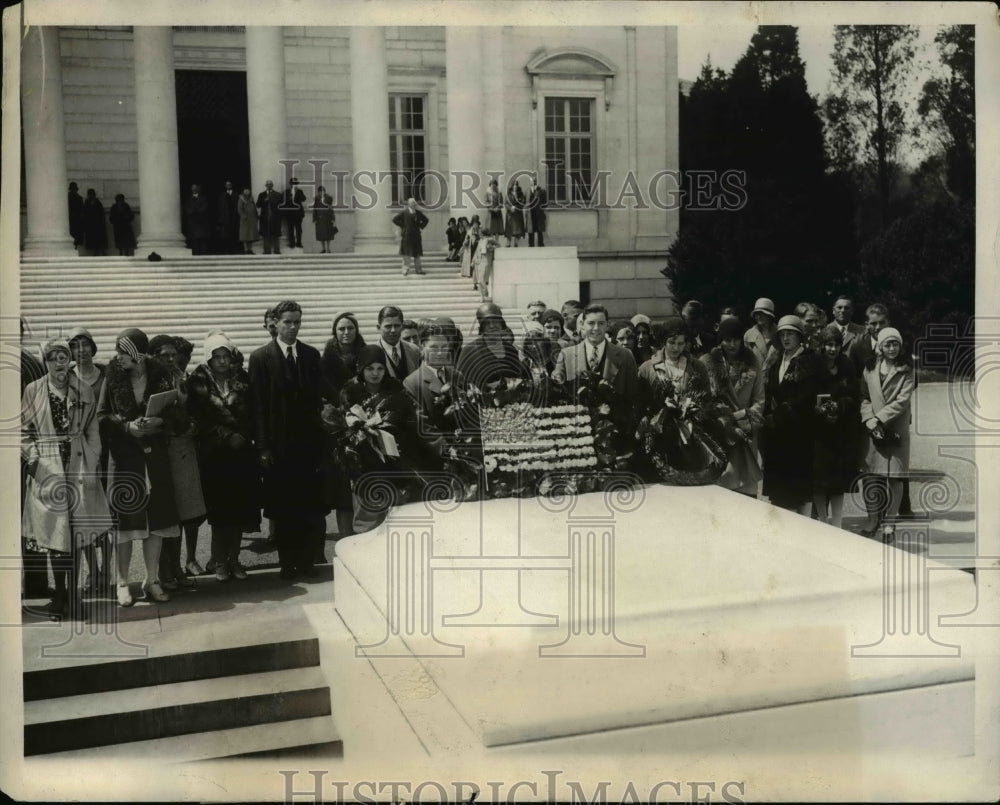 1930 Press Photo Congresswoman Ruth Bryan & guests at Arlington Nat'l Cemetery - Historic Images