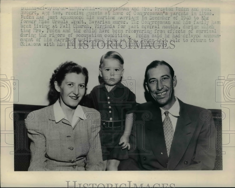 1948 Press Photo Congressman &amp; Mrs Preston Peden &amp; son Robert receive guests - Historic Images