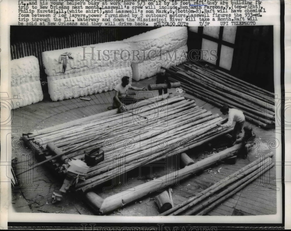 1959 Press Photo Laswell with his young helpers building a raft - Historic Images