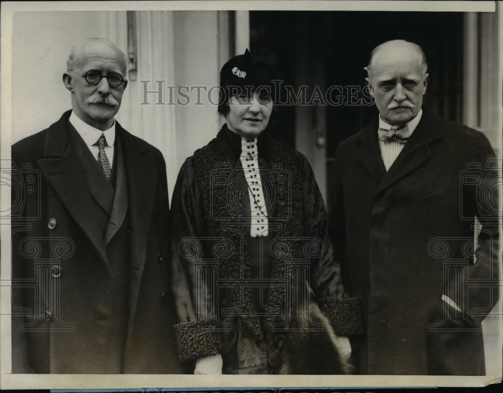 1928 Press Photo White House in DC Sir Rbt Padgett wife &amp; UK Amb Sir E Howard - Historic Images