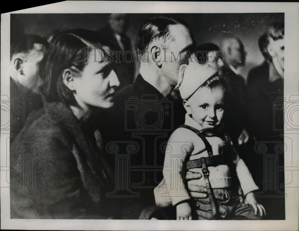 1937 Press Photo Mr &amp; Mrs Shifty O&#39;Hara &amp; son Jack in St Louis Hobo Convention - Historic Images