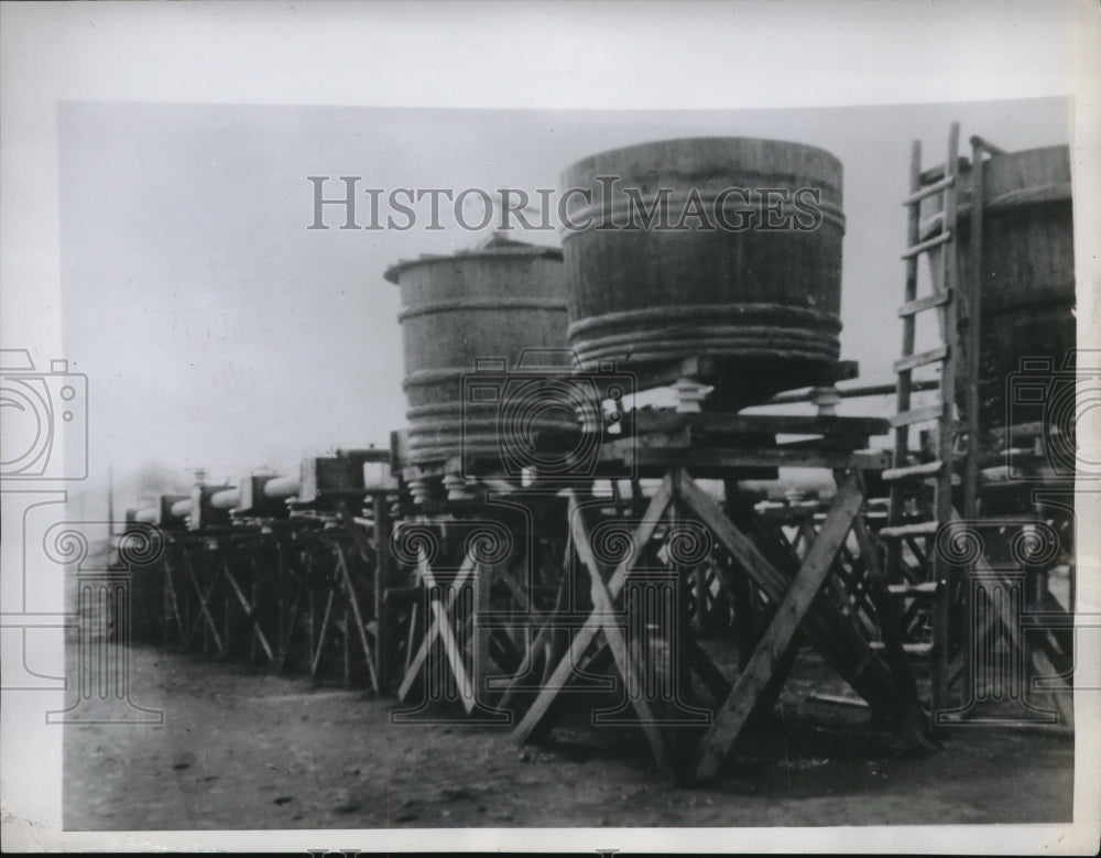 1945 Press Photo Japan huge vats at a salt plant using electricty instead of sun - Historic Images