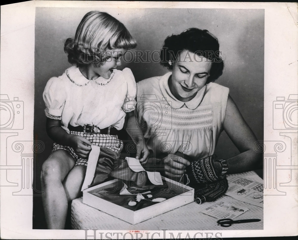 1954 Press Photo Home crafts - Historic Images