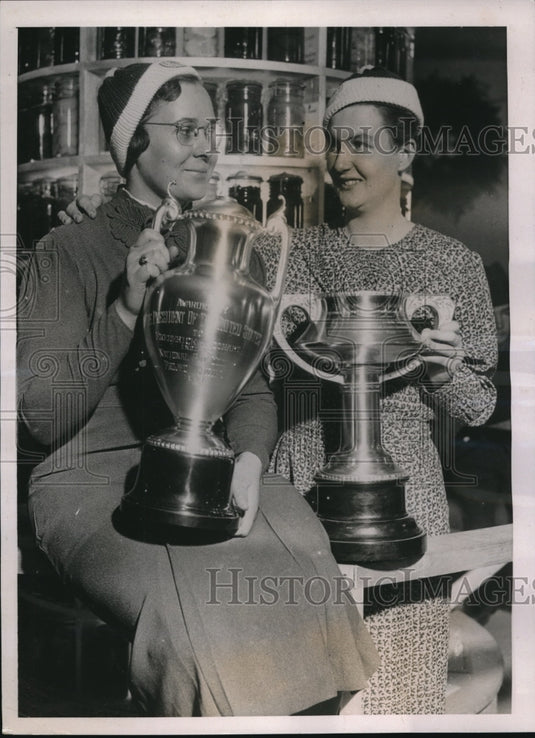 1936 Press Photo Florence Erickson winner of Presidents trophy for Acheivement - Historic Images