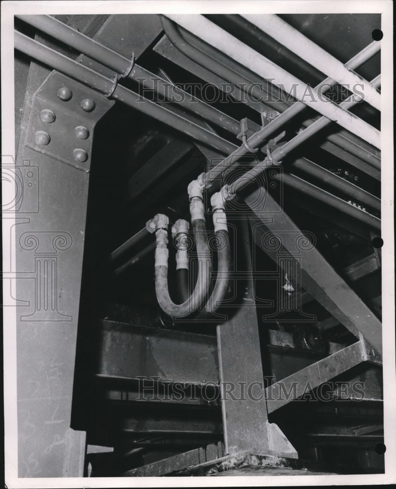 1954 Press Photo View of Straight and Curved Pipes - Historic Images