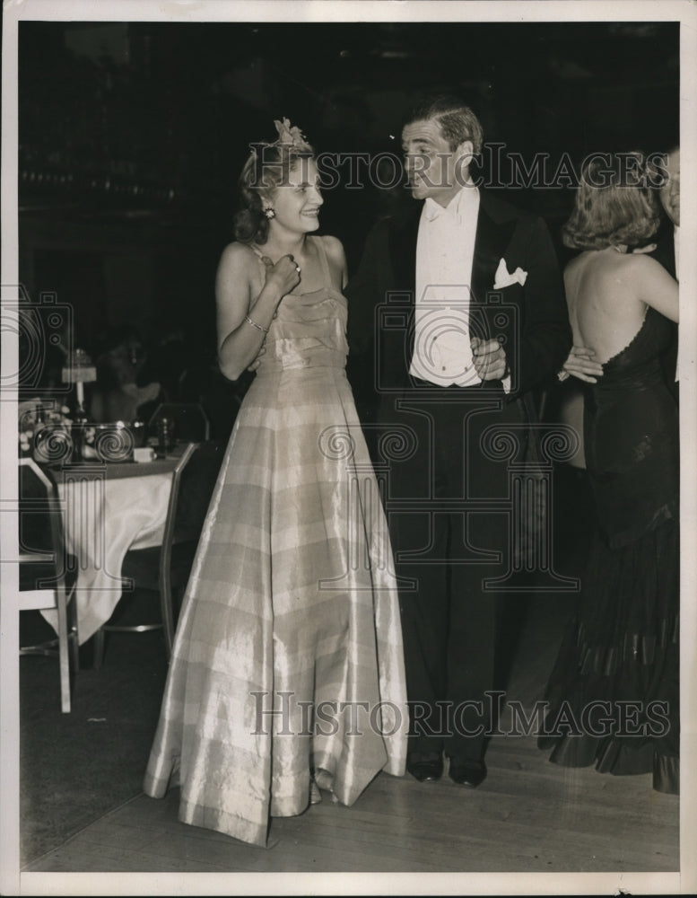 1938 Press Photo Theresa Schey Dances with Gerald Webb - Historic Images