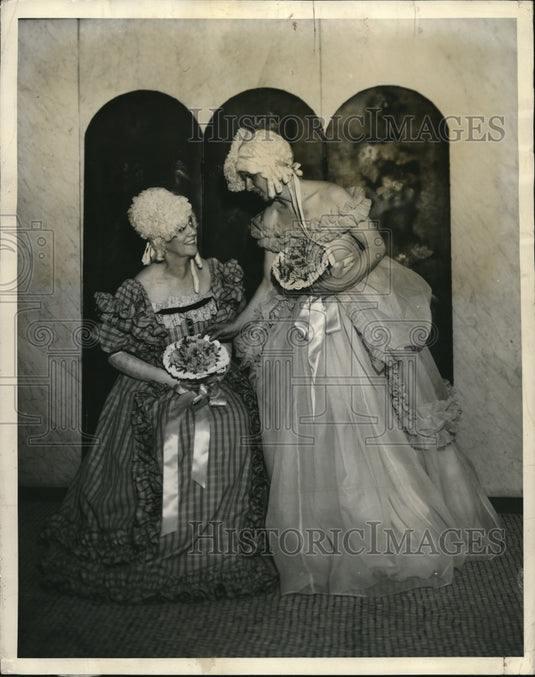 1935 Press Photo Mrs Pierre White Mrs Reuel Lang in Making of the Constitution - Historic Images