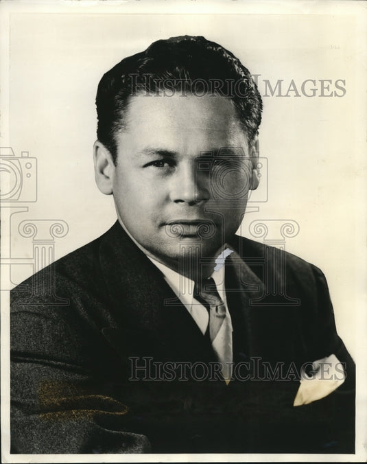 1939 Press Photo Richard William Arnold of De Soto Division Chrysler Corporation - Historic Images